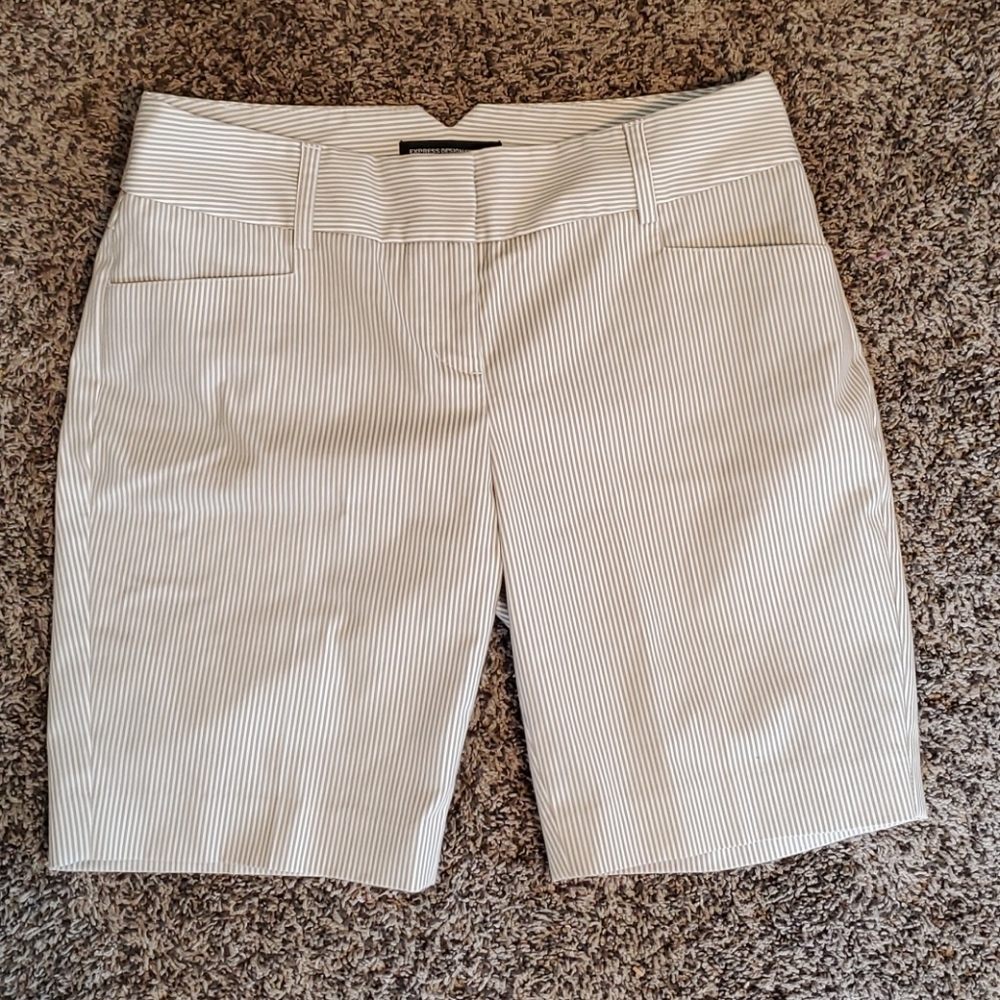 Express Design Studio tan & white dress shorts 0